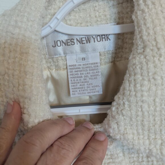 Cream Boucle Cropped Jacket | 8 | Jones New York | EUC | Rich Mom - Picture 2 of 9